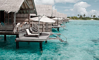 Bungalow lujo sobre el agua en Maldivas con acceso directo al mar