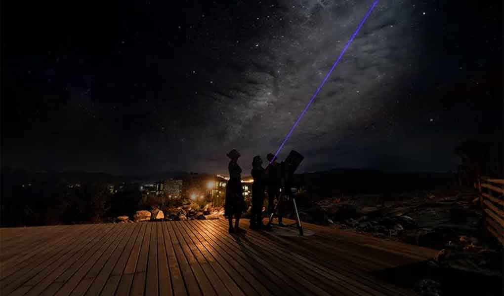 Observación de estrellas por la noche en Alila Jabal Akhdar