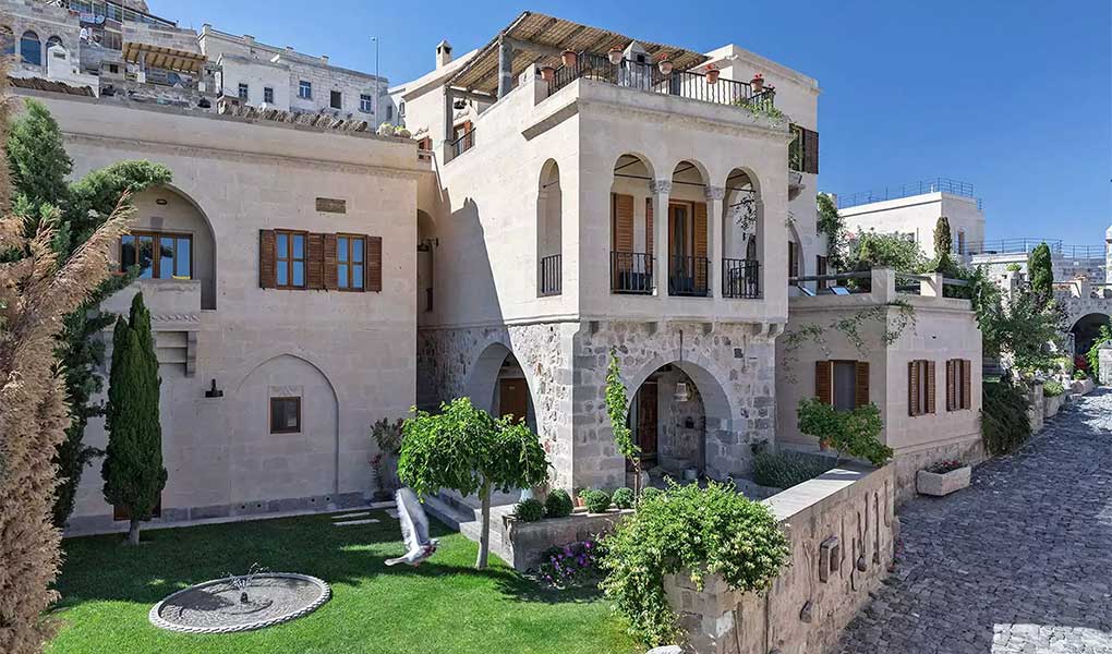 Fachada exterior hotel Argos In Cappadocia en Turquía en piedra tradicional