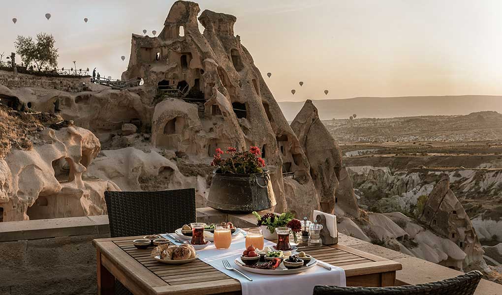 Experiencia en Cappadocia cena exterior romántica hotel lujo con vistas