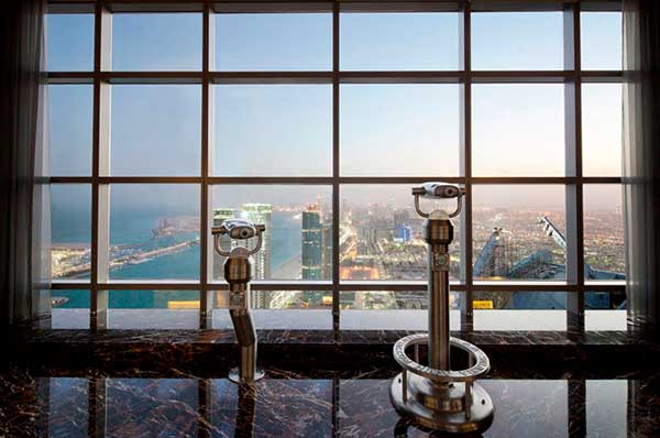 Interior torres observatorio Abu Dhabi Jumeirah Etihad Towers