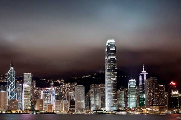 Ciudad de Hong Kong por la noche luces