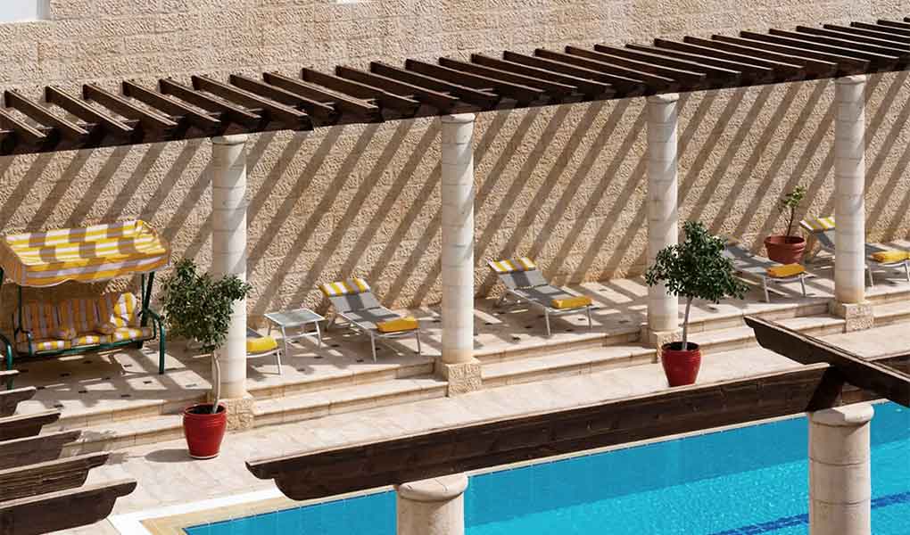 Piscina exterior hotel Jordania Mövenpick Resort Petra