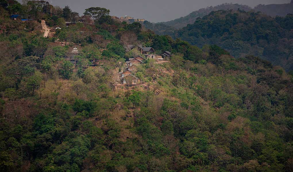 Vistas a las colinas de Panchalimedu y de Yoga retreat Prakriti Shakti