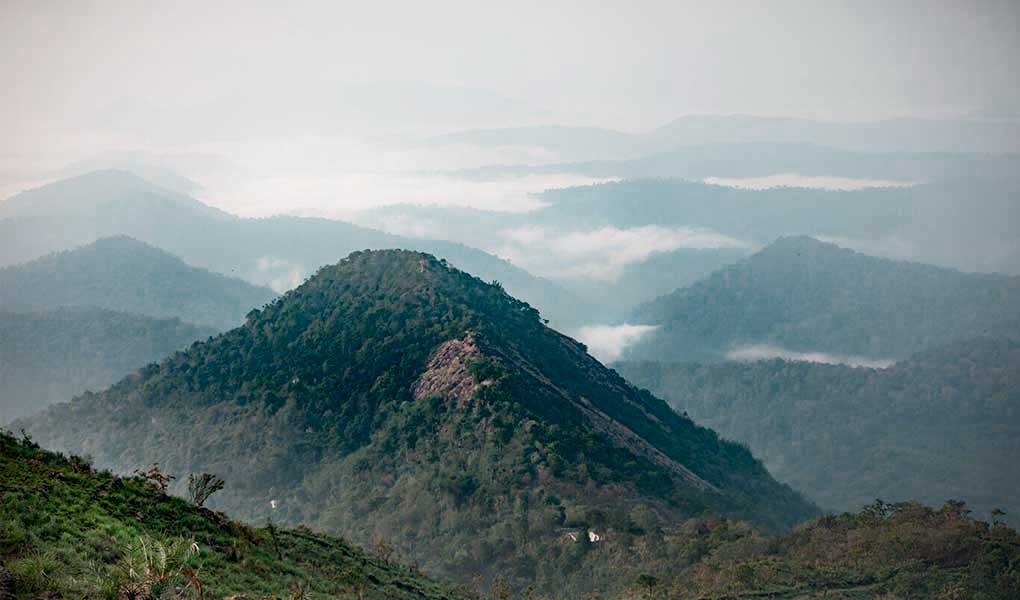 Vistas aéreas de las colinas de Panchalimedu