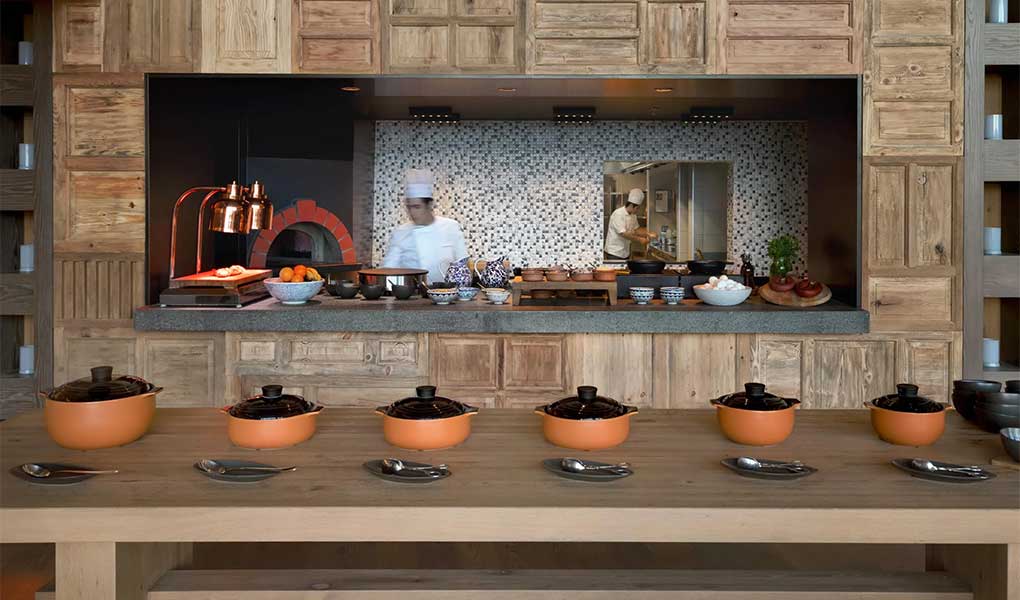 Cocina del hotel de lujo en Bodrum Turquía ​Six Senses Kaplankaya