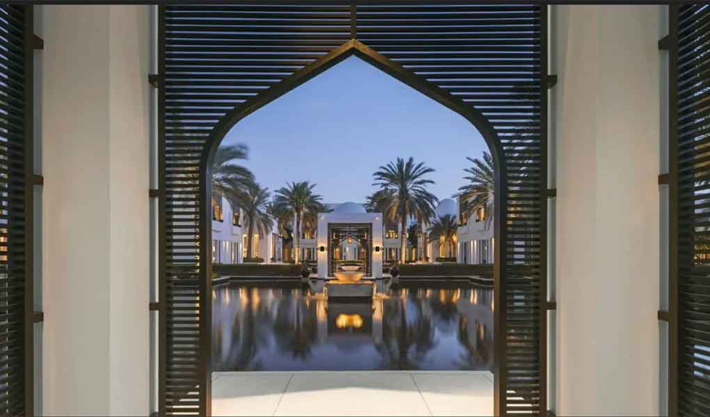 The Chedi Muscat entrada del hotel de lujo Omán